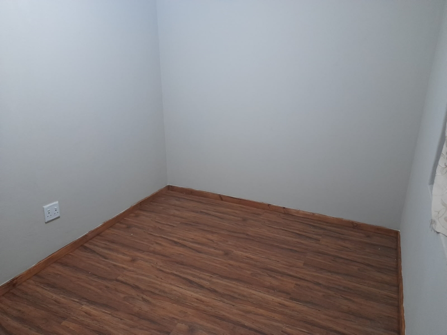 To Let 2 Bedroom Property for Rent in Pine Place Western Cape